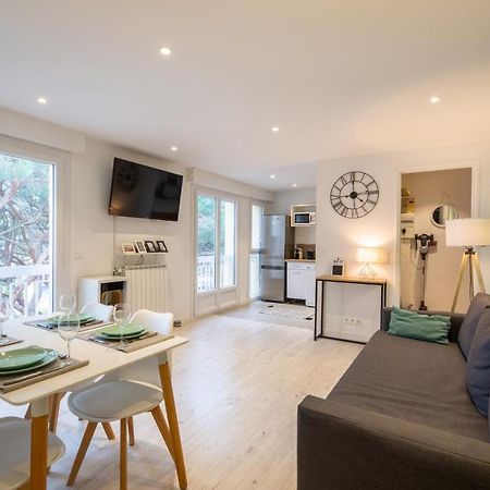 Meuble 2 Etoiles, Wifi, A 2 Pas Des Plages Fréjus 외부 사진