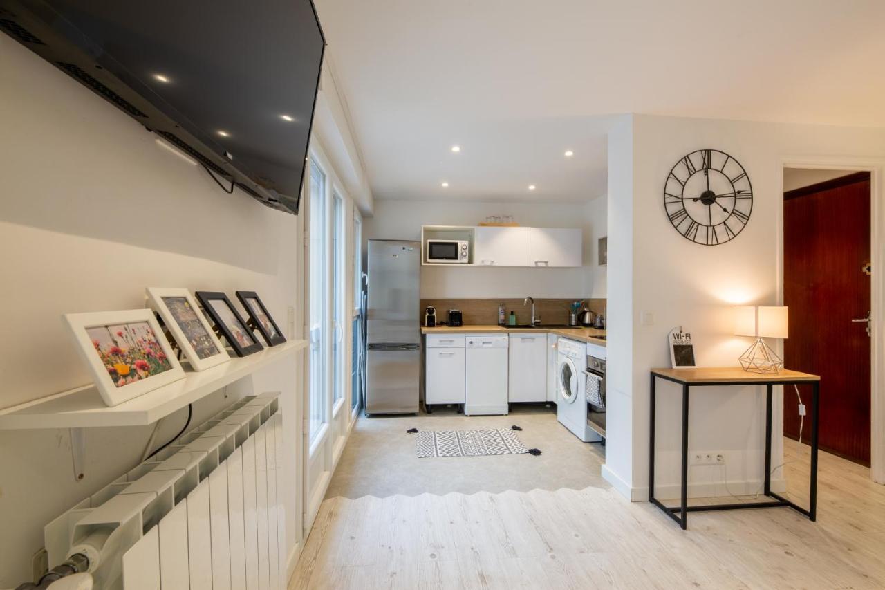 Meuble 2 Etoiles, Wifi, A 2 Pas Des Plages Fréjus 외부 사진