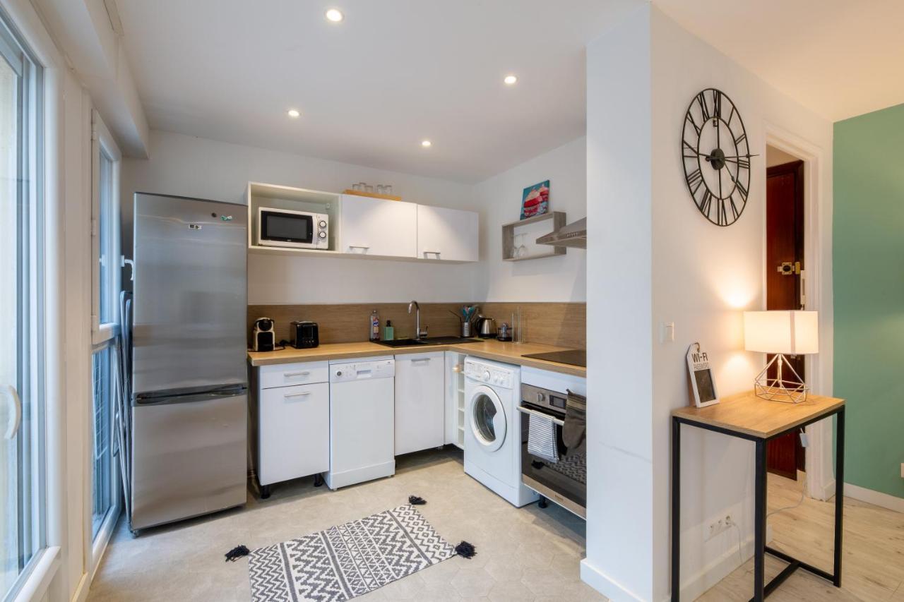 Meuble 2 Etoiles, Wifi, A 2 Pas Des Plages Fréjus 외부 사진